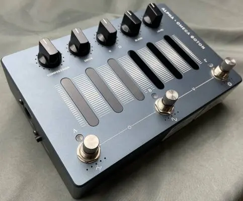 Darkglass - Alpha Omega Photon Distortion Pedal 2